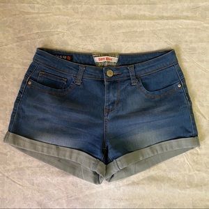hot kiss medium jean shorts